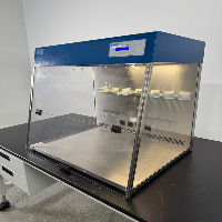 VWR 3' PCR Workstation image 1